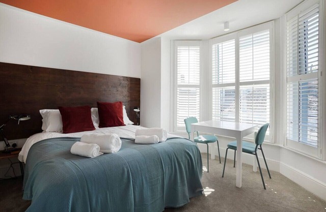 Eco Aparthotel - Cheriton Studio