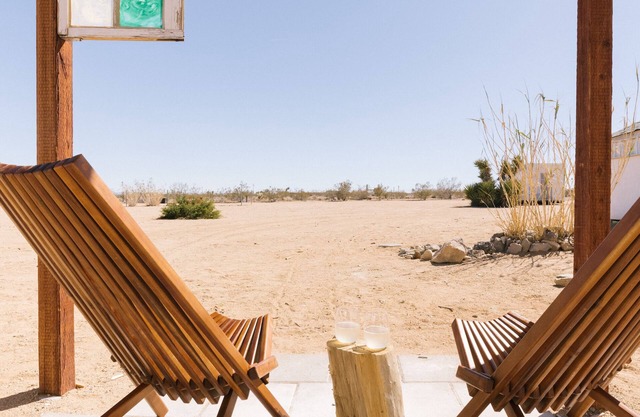 Eco-Friendly Desert Oasis near Joshua Tree: Fire Pit, Stargaze, Family-Friendly