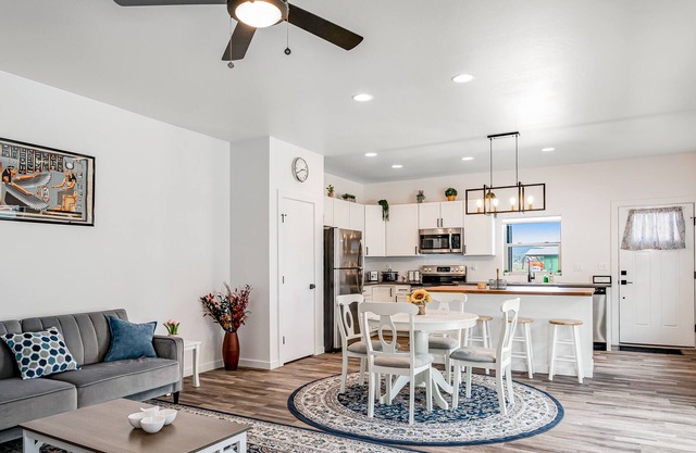 Eco-Friendly Home in a Lakefront Community - Walk to Dining & Shopping!