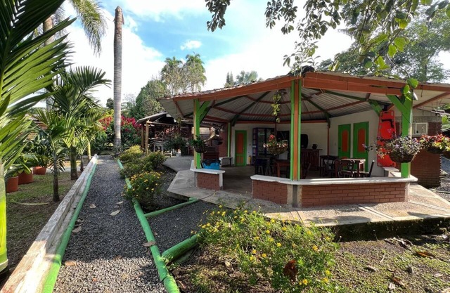 9-bedroom cottage in wonderful Pereira with WiFi