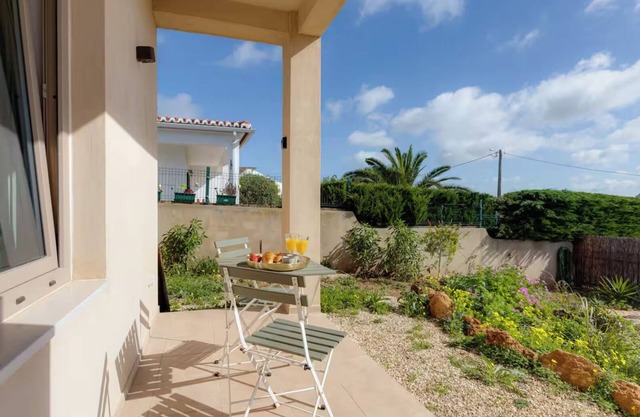 Eco Stay on the Hill by Sea N' Rent