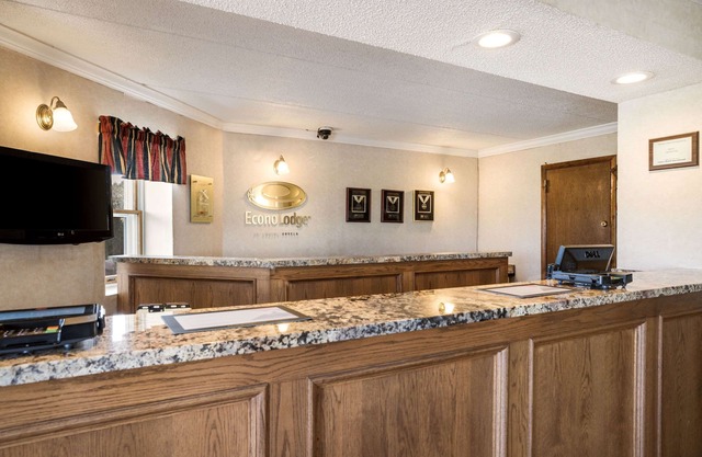 Econo Lodge Darien Lakes