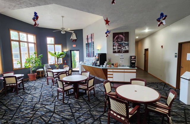 Econo Lodge Lakeshore