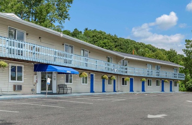 Econo Lodge Lee - Great Barrington