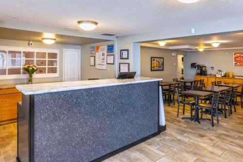 Econo Lodge Miramichi