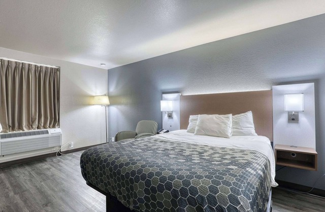 Econo Lodge Neenah