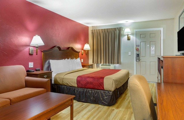 Econo Lodge Sturbridge Route 20