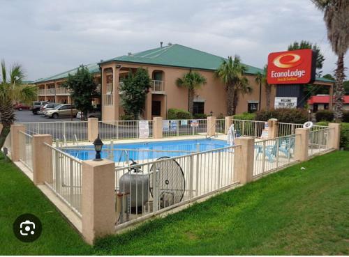 Econolodge inn & suites