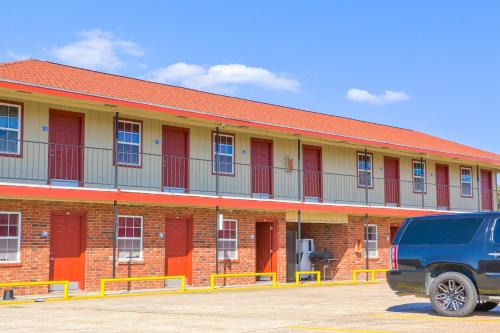 Economy Inn By OYO Lockport near Houma