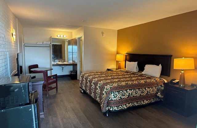 ECONOMY INN