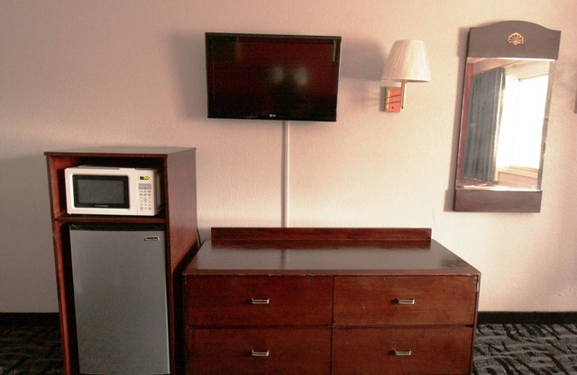 Economy Inn
