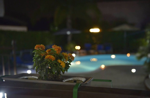 "Eden Ferienhaus Pompeji" Privater Pool & Garten. Wohnung 2