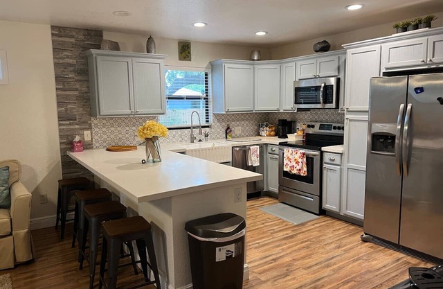 Eden in Dunedin Lovely 3BD/2BA on the Pinellas Tr