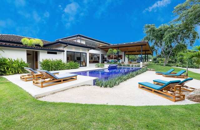 Eden Roc Villa Luxury 5BR in Hacienda Pinilla