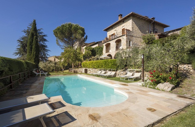 Ivy Wohnung mit Pool und Garten gemeinsam und Blick auf San Gimignano