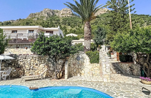 Edera di Patrizia by Interhome