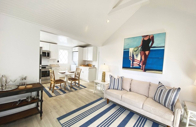 Edgartown Designer Cottage between Town & Beach. Ferry Tickets Available!