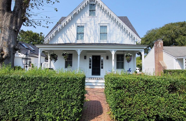 Edgartown Whaling House and Cottage