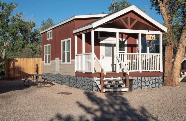 Edge of the Desert Castle Valley Cabin # 6