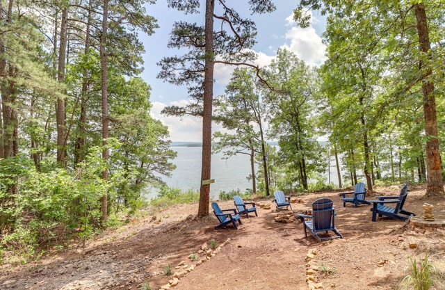 Edgemont Waterfront Cabin Rental w/ Beach Access!