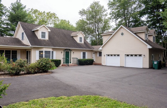 Edna's Place at Meadow Hill