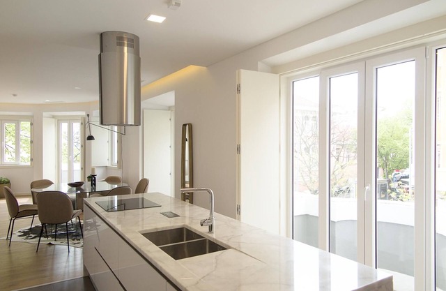 Eduardo VII Park Great Bright Apt with AC