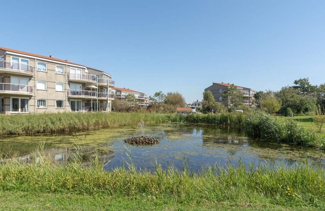Schöne Ferienwohnung für 4 Personen mit Balkon Richtung der Dünen.