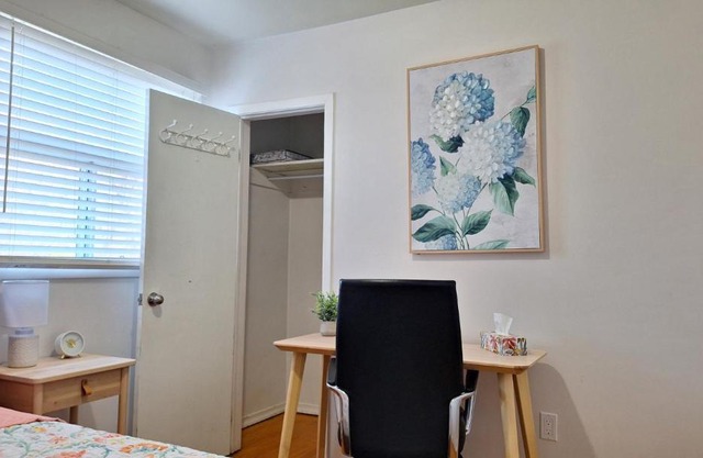 Eglinton West Guest Suite
