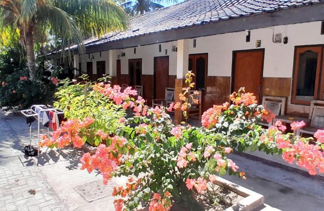 Ekas beach guesthouse and restaurant