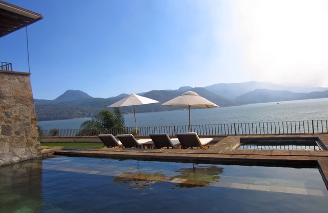 El Beneficio, esplendida Villa a la orilla del lago, außergewöhnliche ubicación