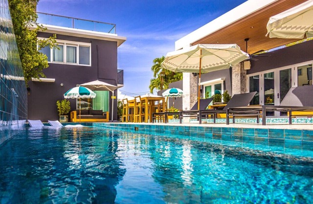 El Carlton | KingRoom+Pool |Resort Vibe Near Beach