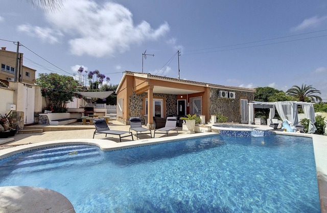 Villa mit privatem Pool und Garten