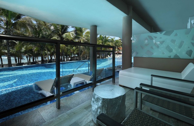El Dorado Seaside Suites, Catamarán, Cenote & More Inclusive