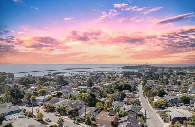 El Granada Getaway - Harbor and Ocean Views!