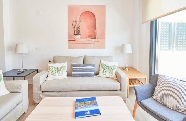 Estupendo Apartamento: El Limonar 4 con Patio