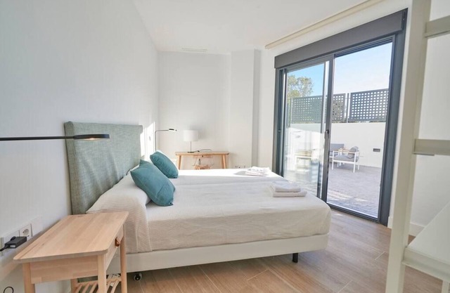 Colosal Apartamento: El Limonar 5 con Terraza