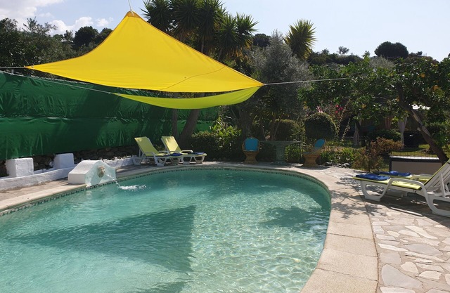 'El Nido' Ruhiges Ferienhaus mit privatem Pool und Garten. Hundefreundlich.