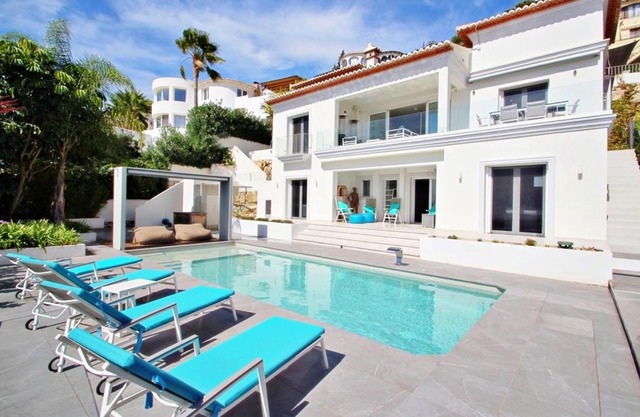 El Olivo - villa with stunning views and private pool in Benissa