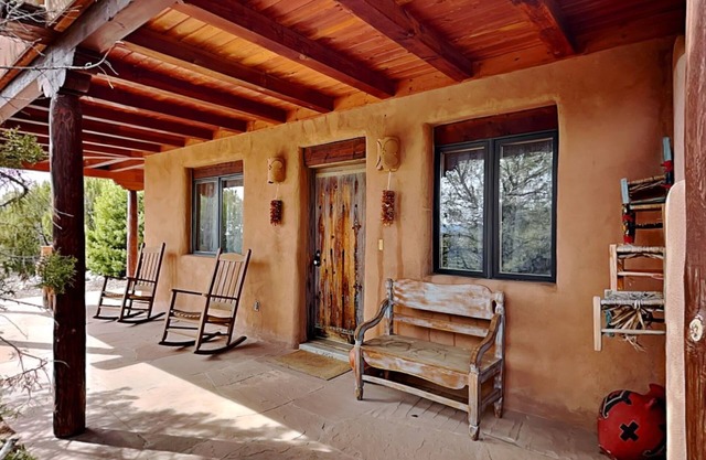 El Otro Tierra | Cozy Retreat, Mountain Views + Near Downtown