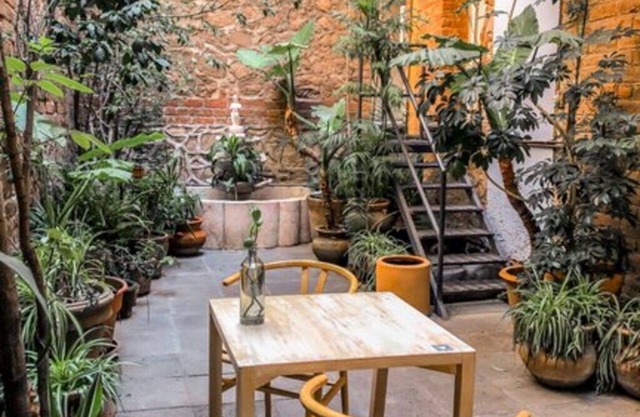 El Patio 77