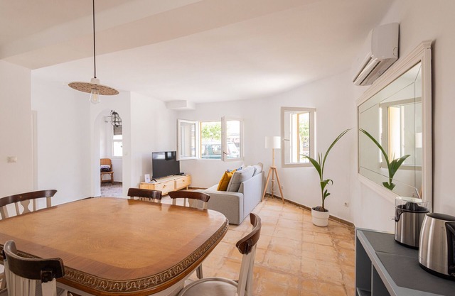 El Perello House by Florit Flats