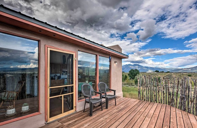 El Prado Duplex w/ Deck + Grill - 4 Mi to Town!