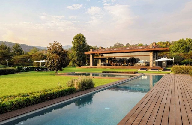 El Salto: Luxury Ranch with Lake View