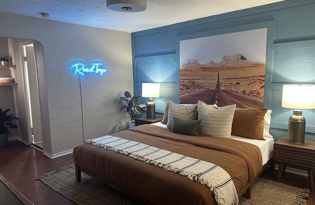 El Trovatore Motel