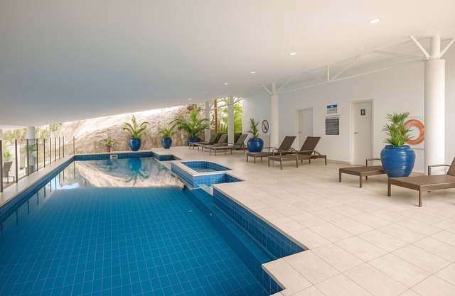 Ela Beach Hotel & Apartments