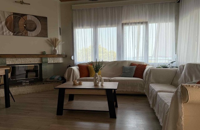 Elaia Horizon Makri