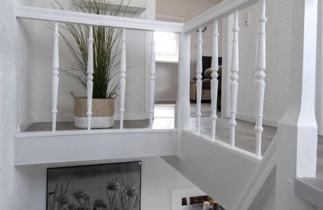 Elas Place Modern retreat
