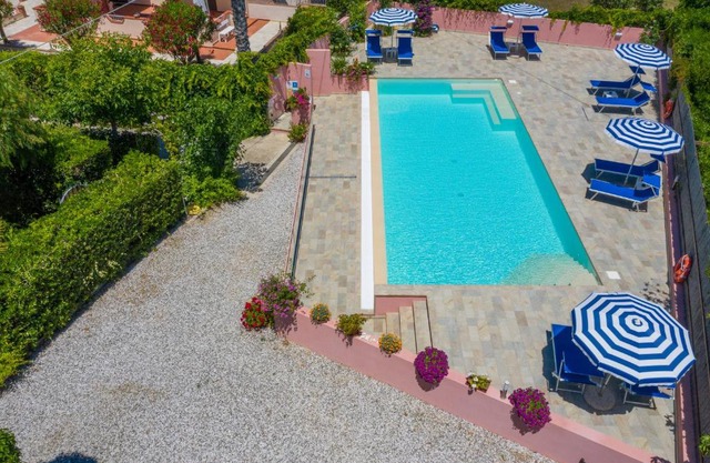 Elbaloves Appartaments Villa