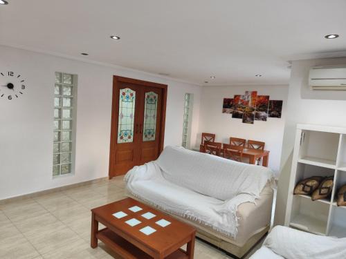 Elche Stay 2, Amplio con garaje, 3 Dorms, 1 Baño