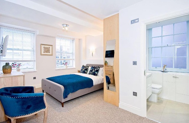 Eldon Chambers Pod 5 by City Living London